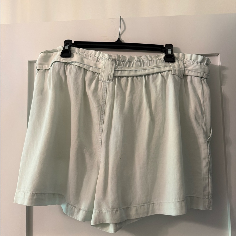 Time and Tru Sunwash Blue Cargo Shorts with Tie-Waist - Picture 2 of 10